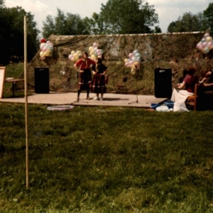 147. Festyn z okazji Dnia Dziecka zorganizowany przez GOK w Markusach (1 czerwca 1992 r.)