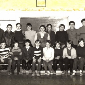 130. Klasa VII z nauczycielką M. Małek w roku szkolnym 1982/83.
