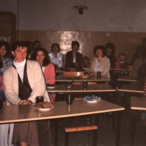 215. Obchody Dnia Matki zorganizowane przez klasę II wraz z wychowawcą (28 maja 1996 r.)