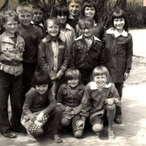 115. Uczniowie klasy II w roku szkolnym 1979/80.