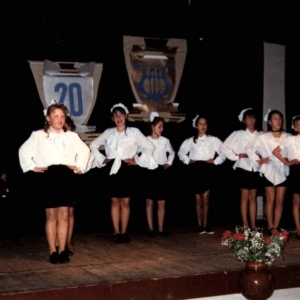 184. Zespół wokalny "Falado", który zajął II miejsce w XX Wojewódzkiej Artystycznej Wiośnie Młodości. Rok szkolny 1994/95.