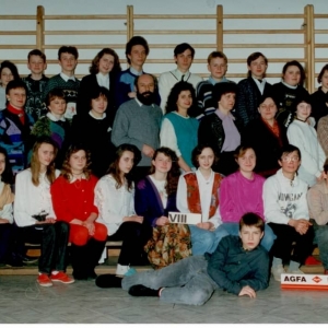 10. Uczniowie klasy VIII, nauczyciele rok szkolny 1993 1994 (SP Brudzędy).